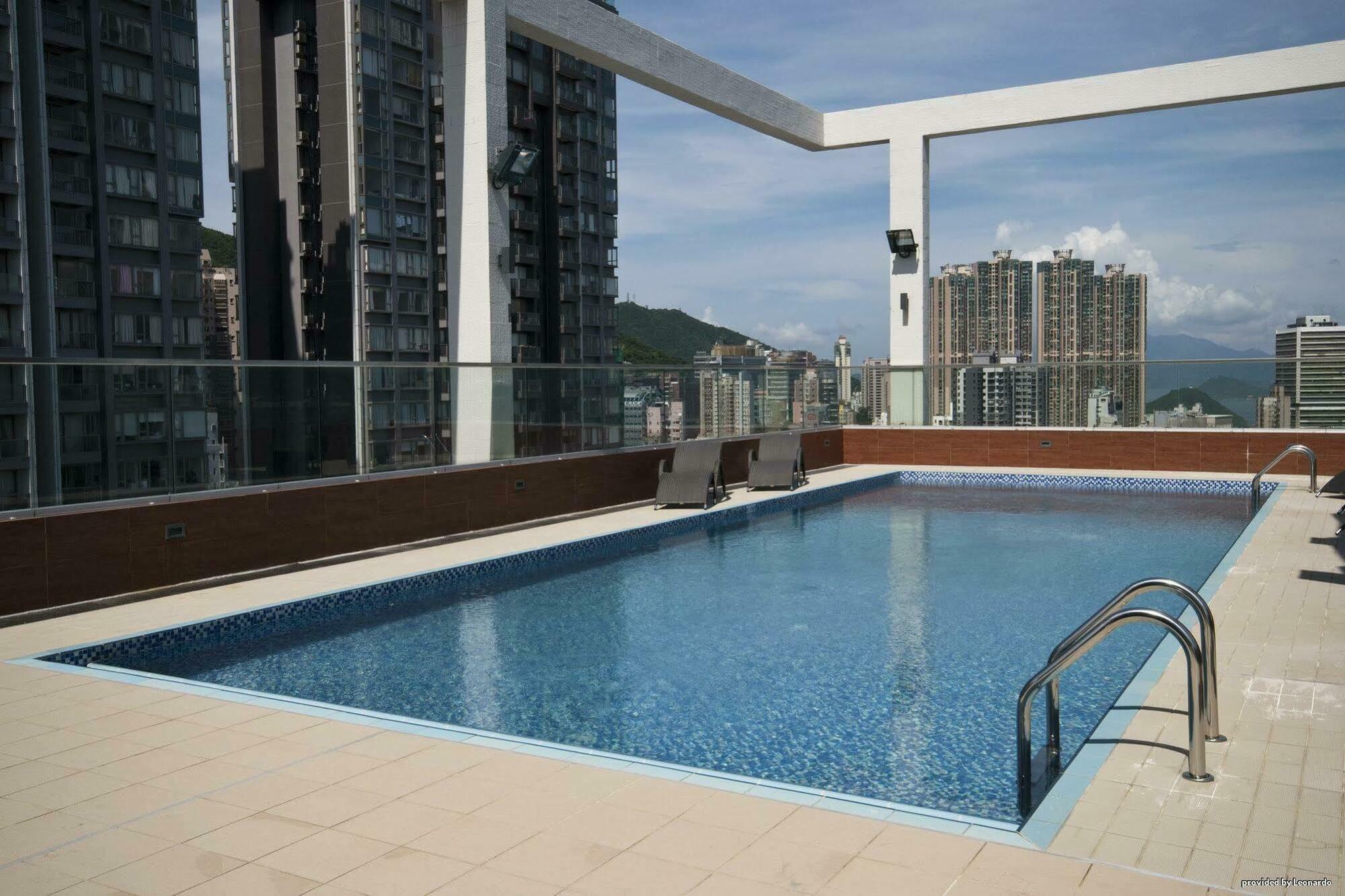 Ramada Hong Kong Harbour View Hotel Bagian luar foto